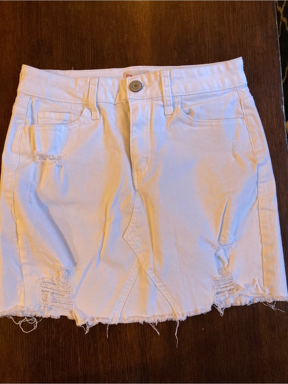 โญ๏ธโญ๏ธ White Distressed Denim Mini Skirt - size 7